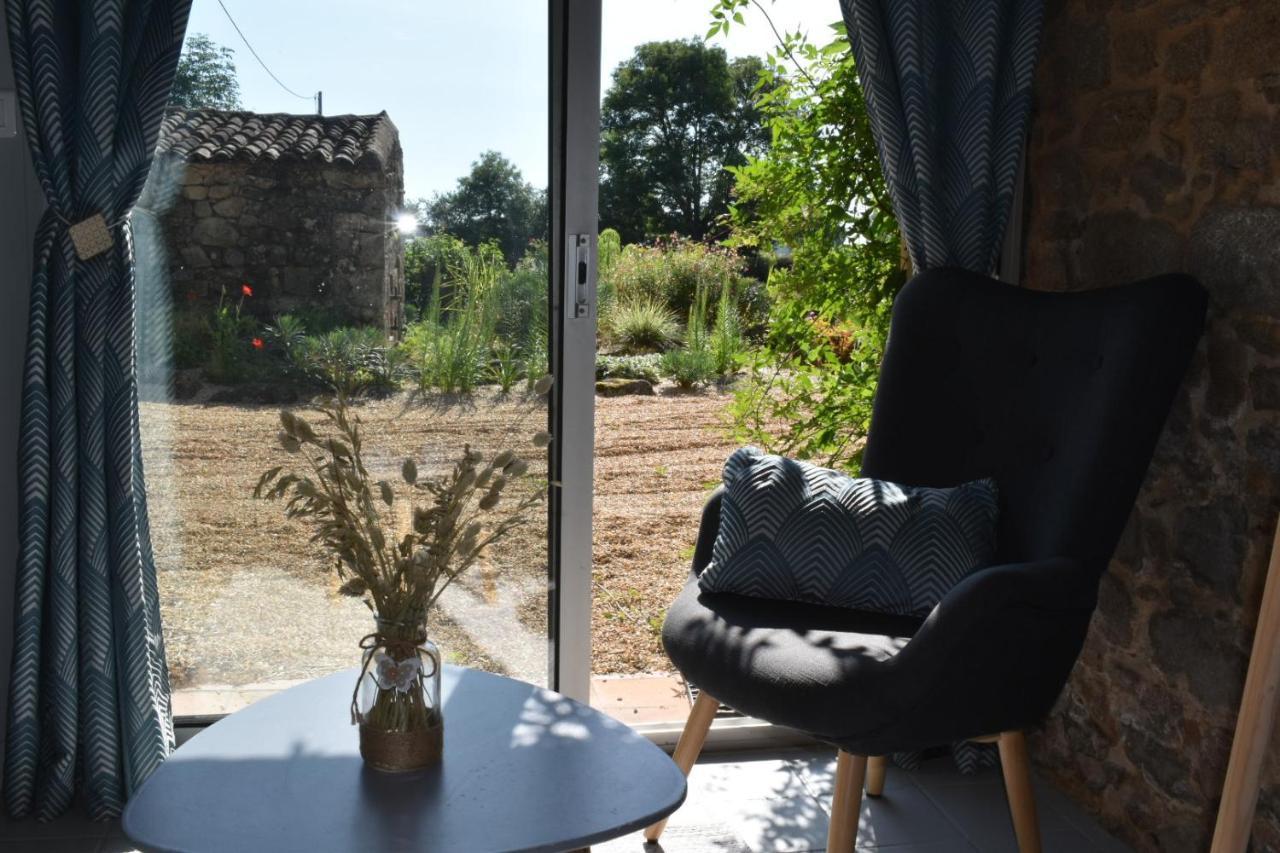 Chambre d'hôtes Un Beau Regard, Proche Puy du Foù Mauleon Extérieur photo